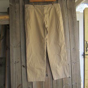 Men's 38x32 Gap relaxed Khakis